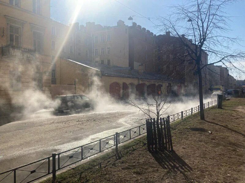 Санкт-петербург прорыв трубы. Измайловский проспект прорыв. Фонтан кипятка в спб. Прорыв трубы в спб. Прорыв трубы в спб сегодня.