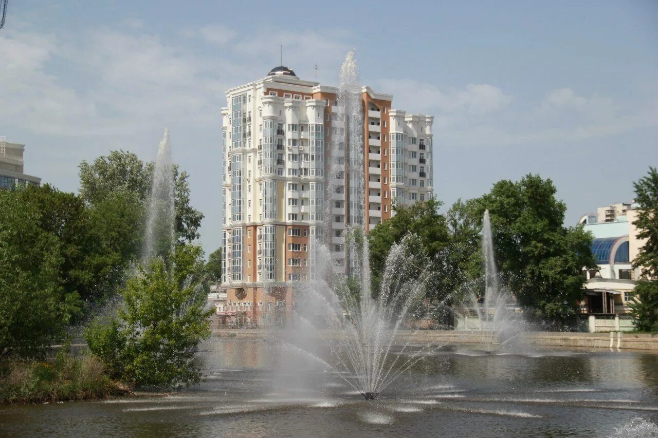 Городской сайт липецка. Комсомольский пруд Липецк. Городской округ город Липецк. Липецк город курорт. Современный Липецк.