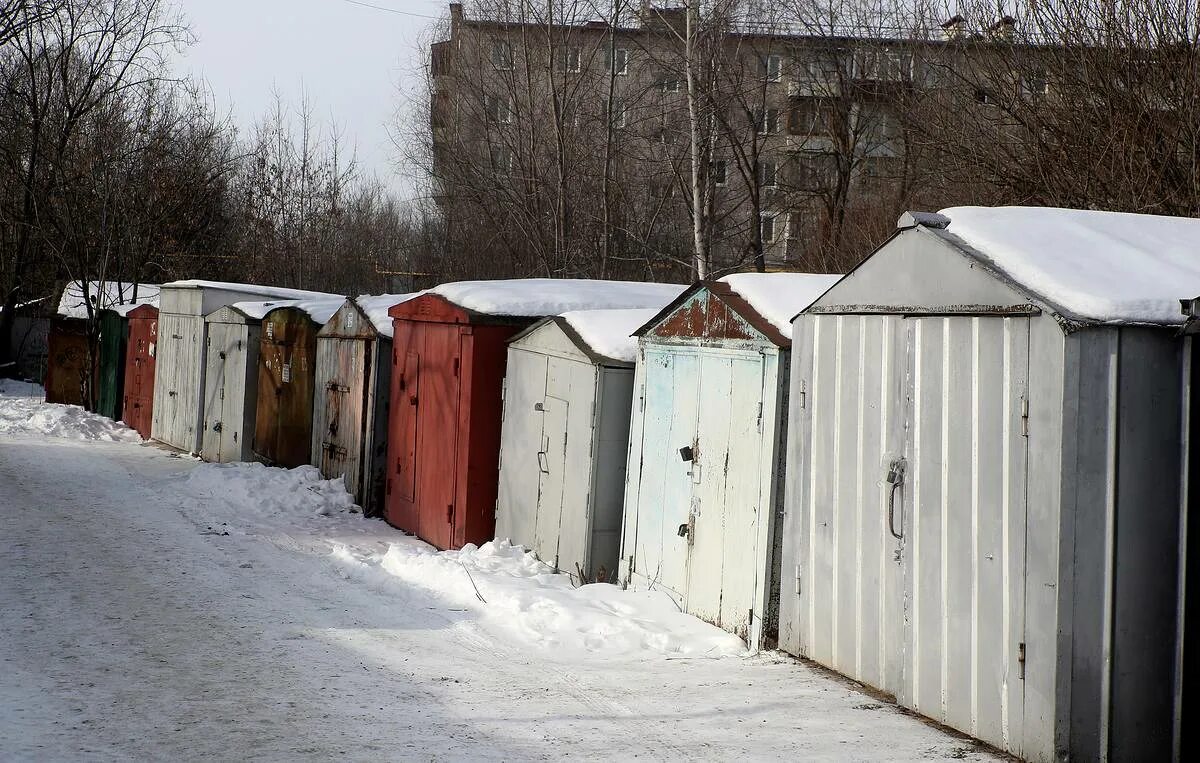 Закон о гаражной амнистии. Гаражная амнистия Тверь. Некапитальный металлический гараж. Гараж в земле. Гаражный кооператив Петербург.