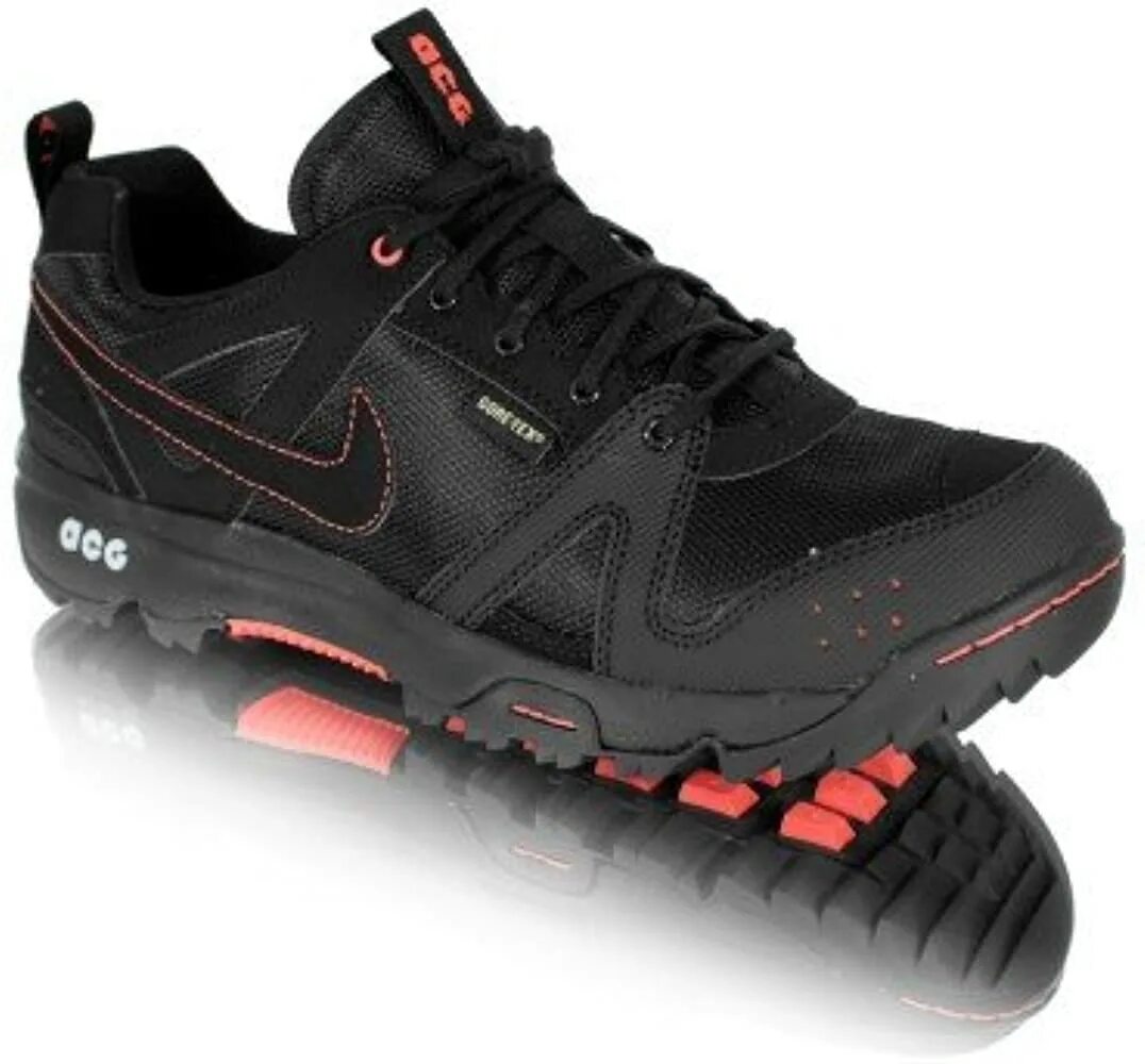 Кроссовки гортекс. Nike ACG Rongbuk. Nike ACG Gore Tex кроссовки. Nike ACG Rongbuk Gore-Tex Waterproof Walking Shoes. Nike Shield Gore Tex.