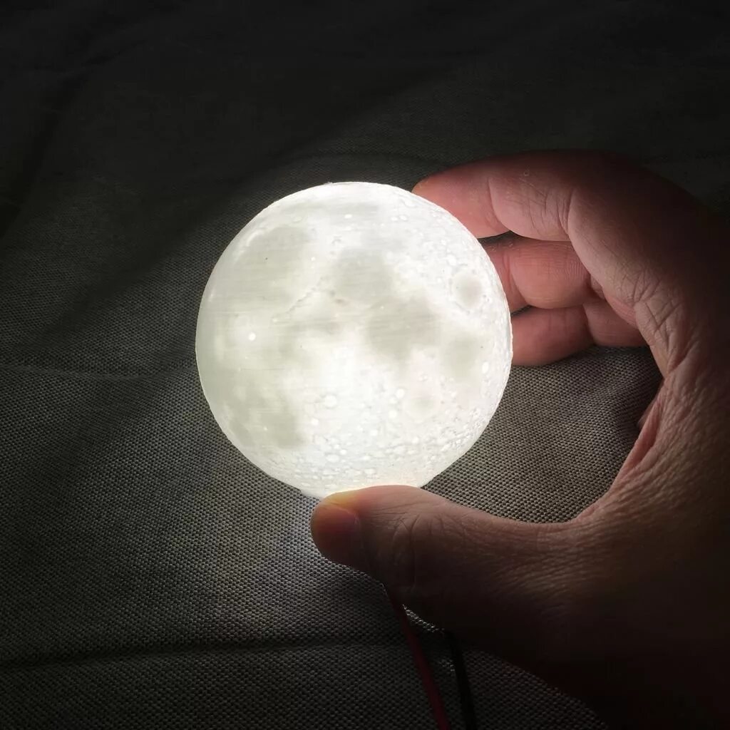 Светильник Луна на 3d принтере. Макет Луны. Муляж Луны.