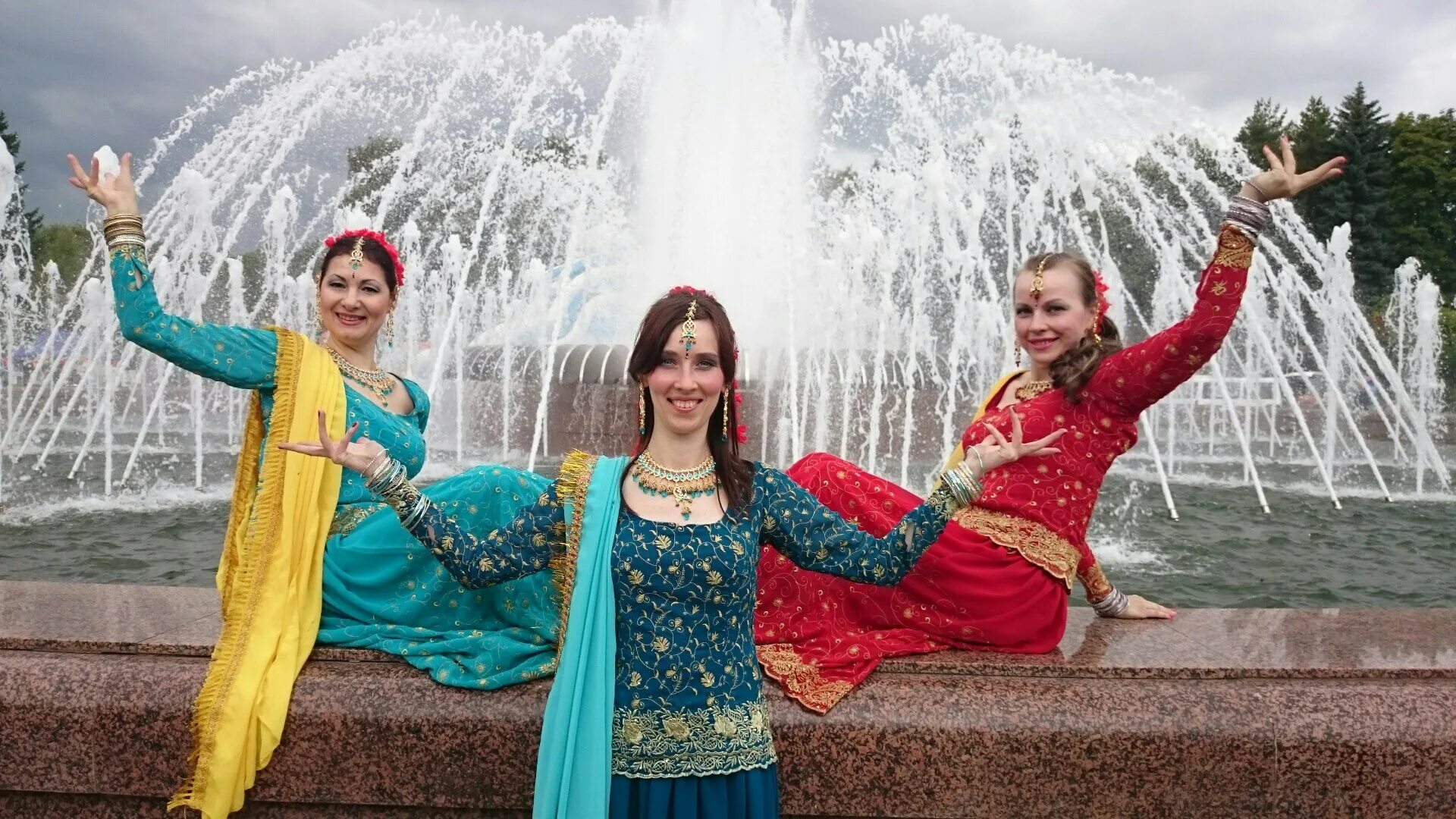 индия руси пхай пхай. Bhai. хи́нди ру́си бхай бхай. хинди хинди бхай бхай. хинди руси бхай бхай старик хоттабыч.