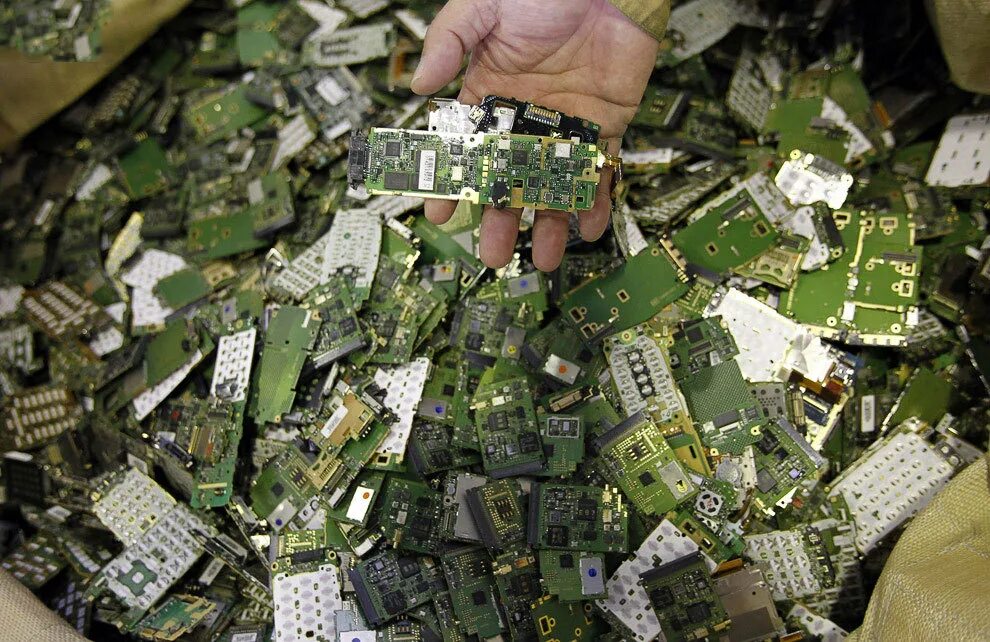 переработка отходов драгоценных металлов. утилизация компьютерной техники. лом драгметаллов. переработка золота. переработка отходов драгоценных металлов.