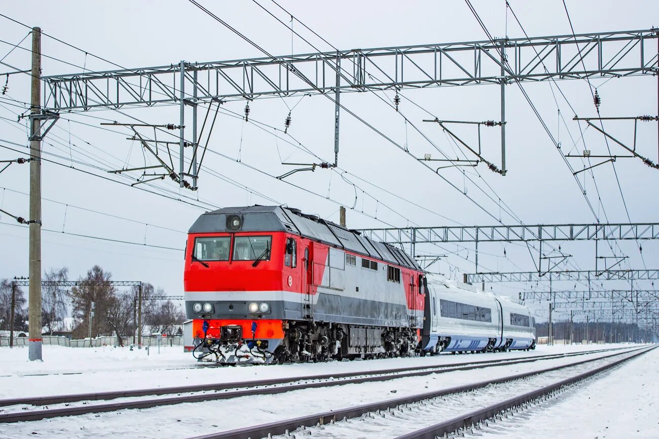 Туту электрички лихославль. Тэп70бс-326. Эвс1. Поезд Лихославль. ЖД станция Лихославль.