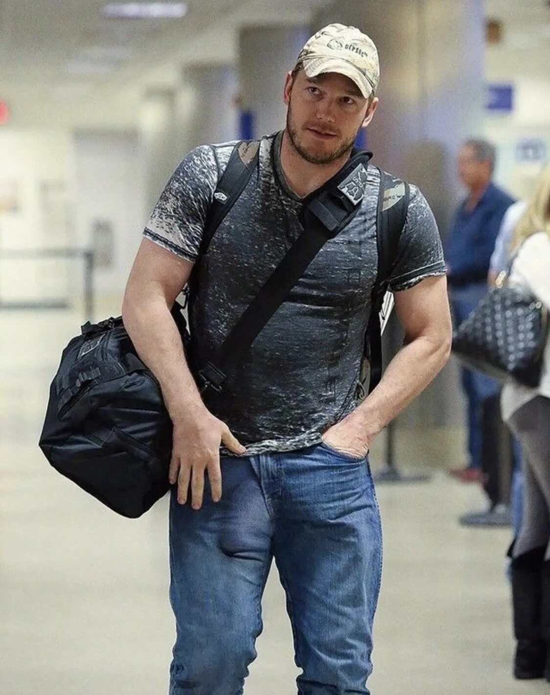 Chris Pratt Chris Evans. Chris Pratt bulge.