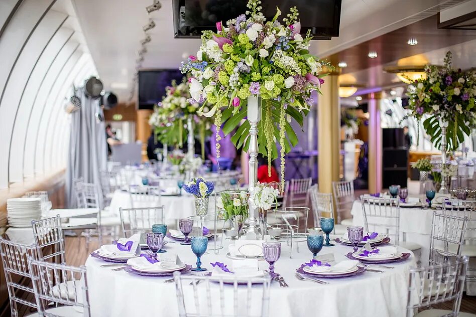 Яхта рэдиссон роял москва. Свадьба в отеле. Гостиница националь свадьба. Свадьба на теплоходе рэдиссон. Рэдиссон роял свадьба.