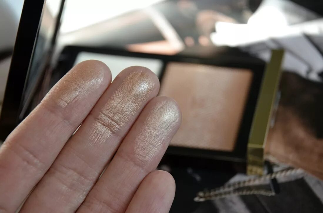 Ford хайлайтер moodlight. Tom ford skin illuminating powder duo 01 moodlight. Праймер иллюминатор tom ford. Tom ford duo skin illuminating. Tom ford 01 moodlight.