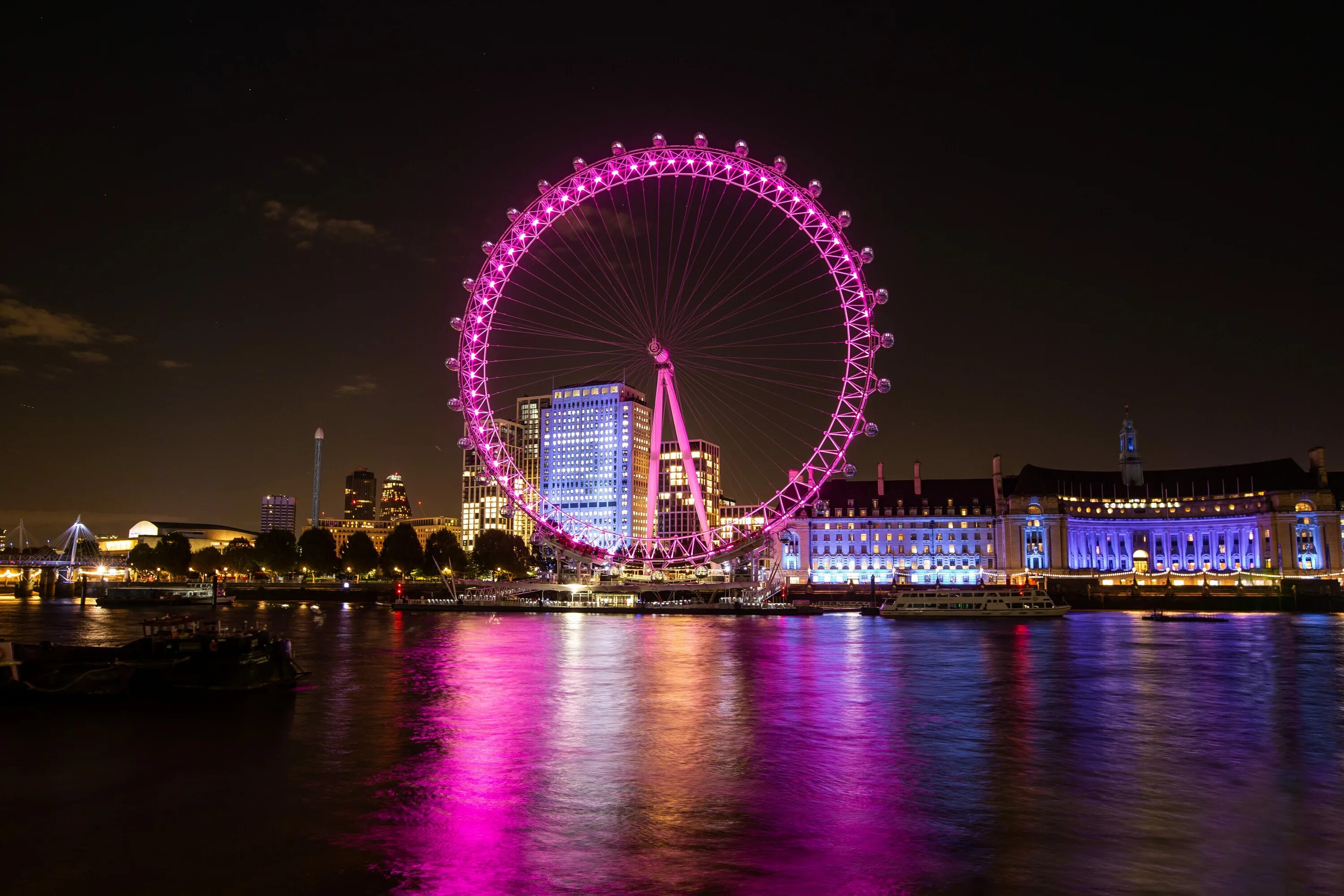 One of the london s. Колесо обозрения Лондонский глаз. Лондонский глаз Лондон. Лондонский глаз London Eye. Колесо обозрения в Великобритании.
