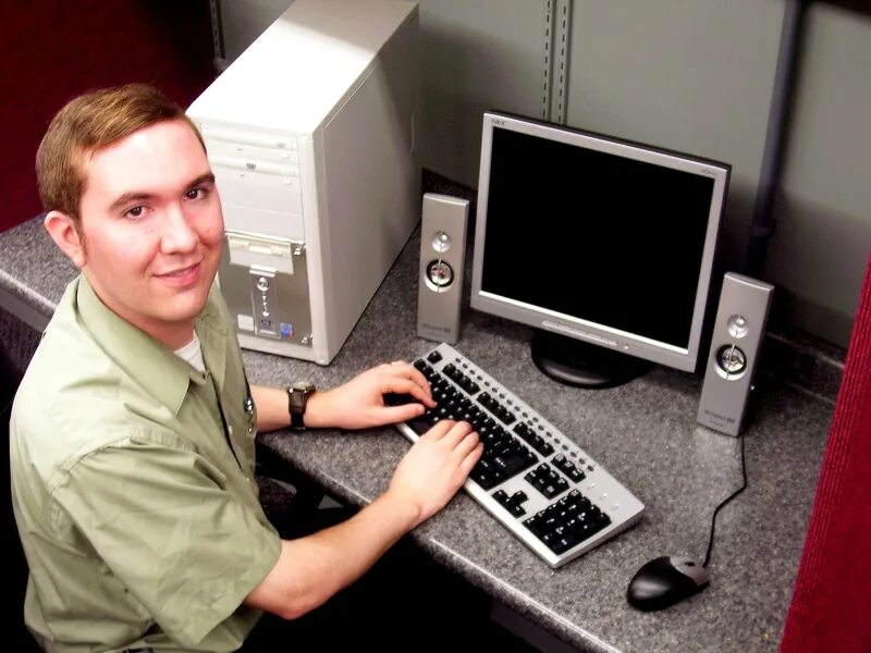 Computer help. Фрилансер c#. Tech guy. К фрилансера токсичный. PR. Computer.