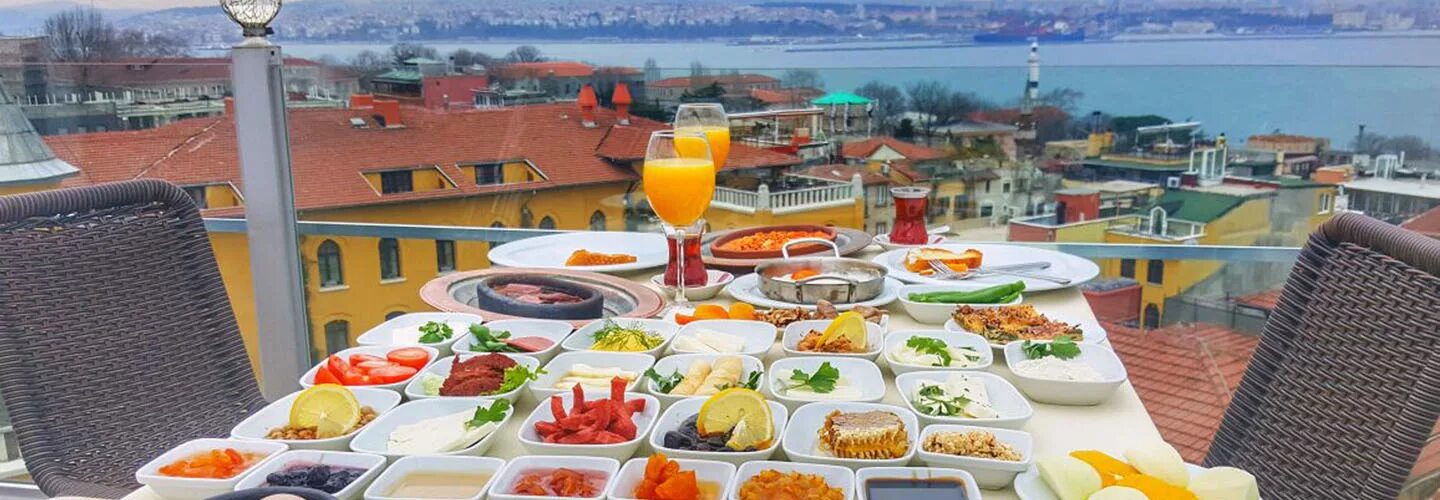Севен меню. Seven Hills Стамбул. Seven Hills Стамбул завтрак. Ресторан Севен Хиллс Стамбул. Seven Hills Стамбул меню.