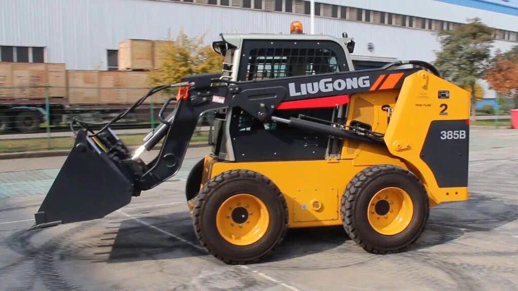 Погрузчик liugong clg 385b. Мини погрузчик лиугонг. Погрузчик liugong clg 385b. Мини погрузчик 385. Liugong clg365a мини-погрузчик.