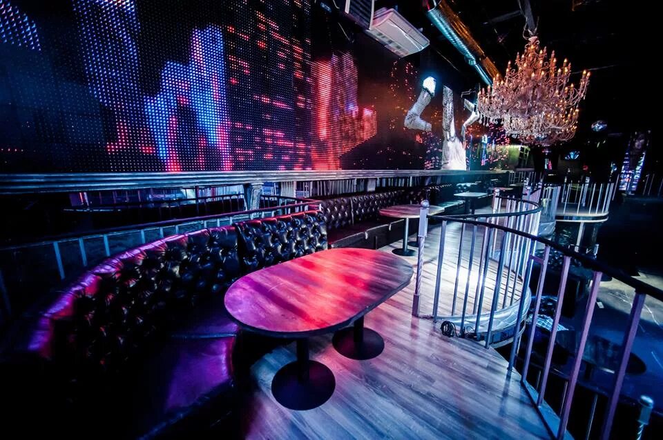 Бар айдол ижевск. Elysium hall клуб москва. Ночной клуб холл. Тотем кутузовский 36. Lions hall махачкала.