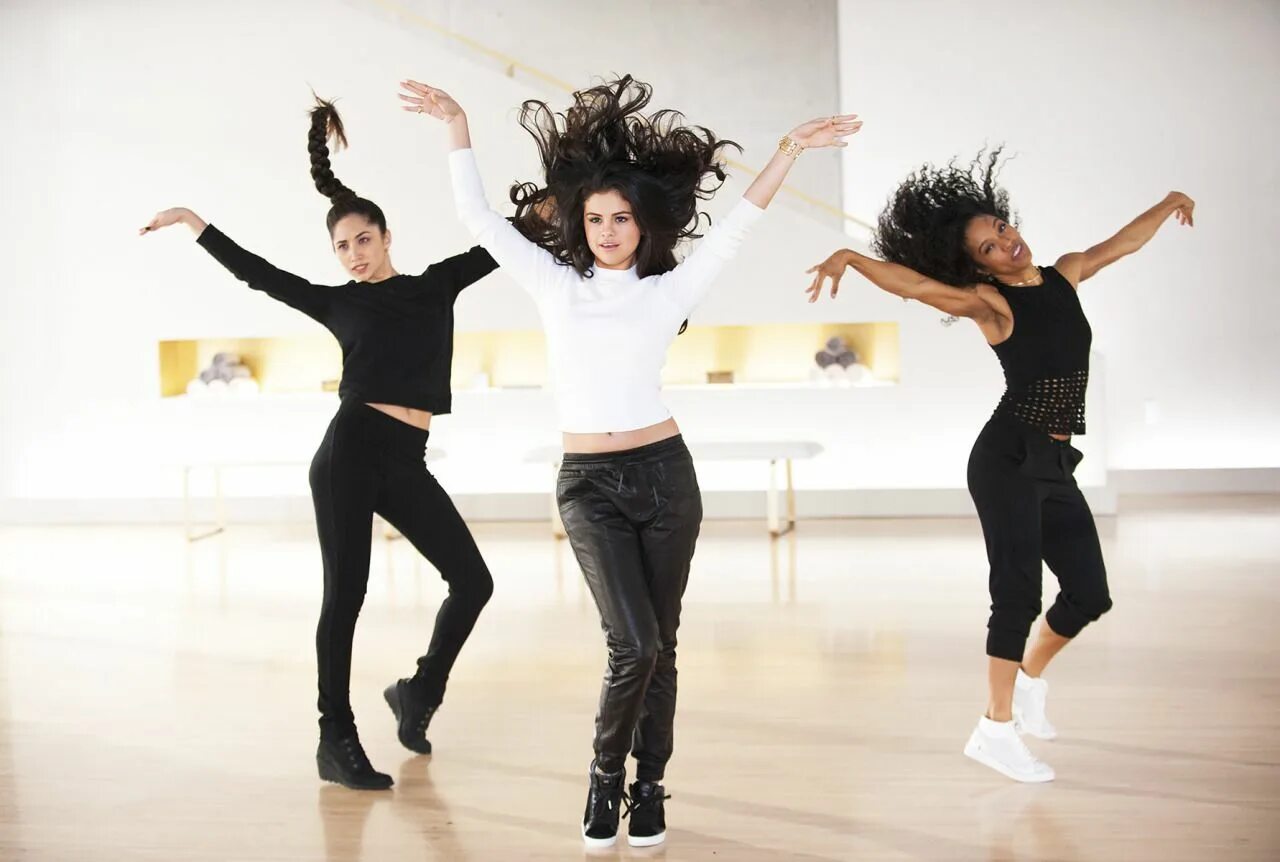 Strong is beautiful. Selena Gomez Pantene.