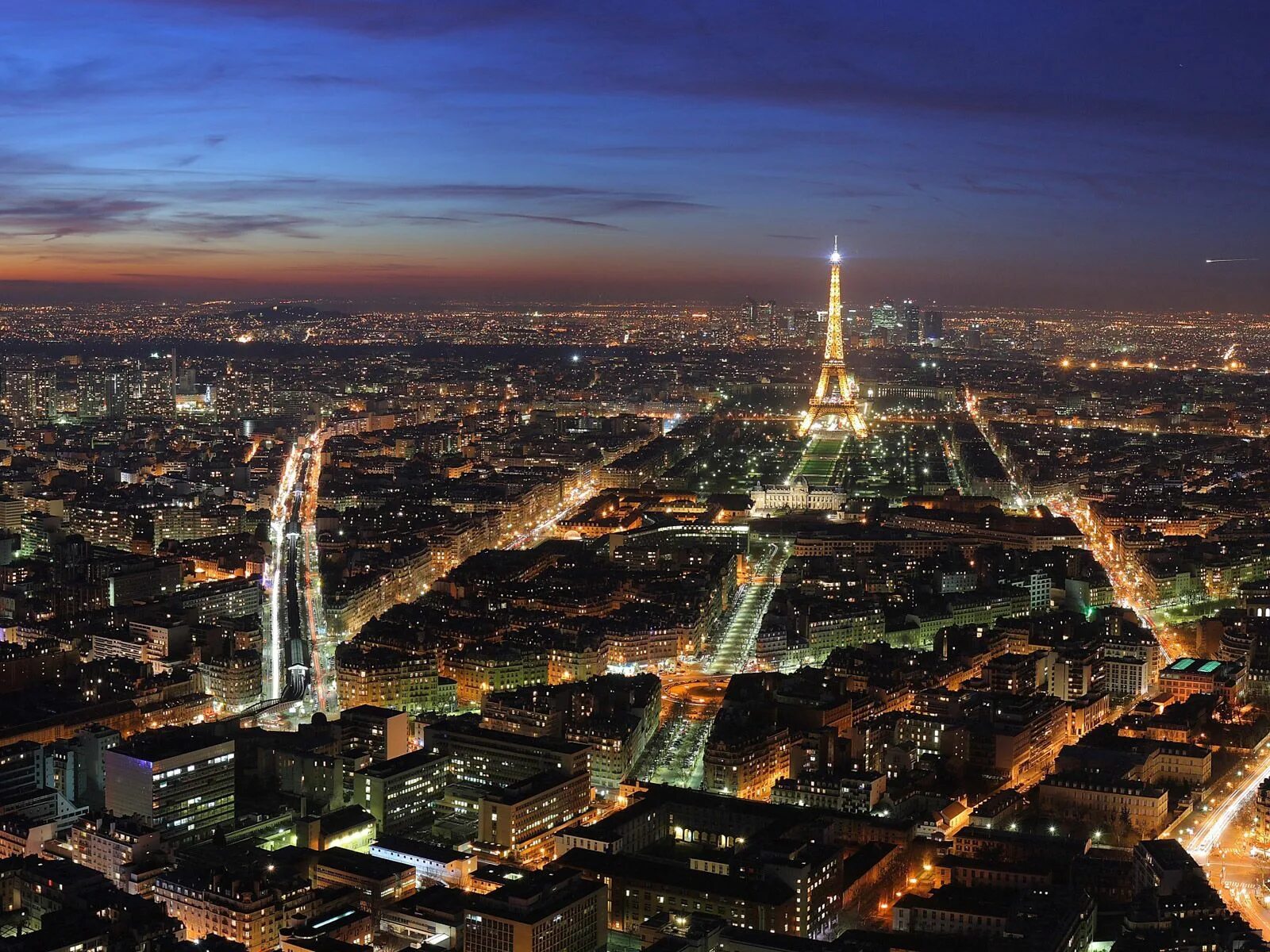 French cities. Эйфелева башня (la Tour Eiffel). Ночной Париж Эйфелева башня. Площадь и столица Франции. 100. Франция. Столица-столица. Париж..