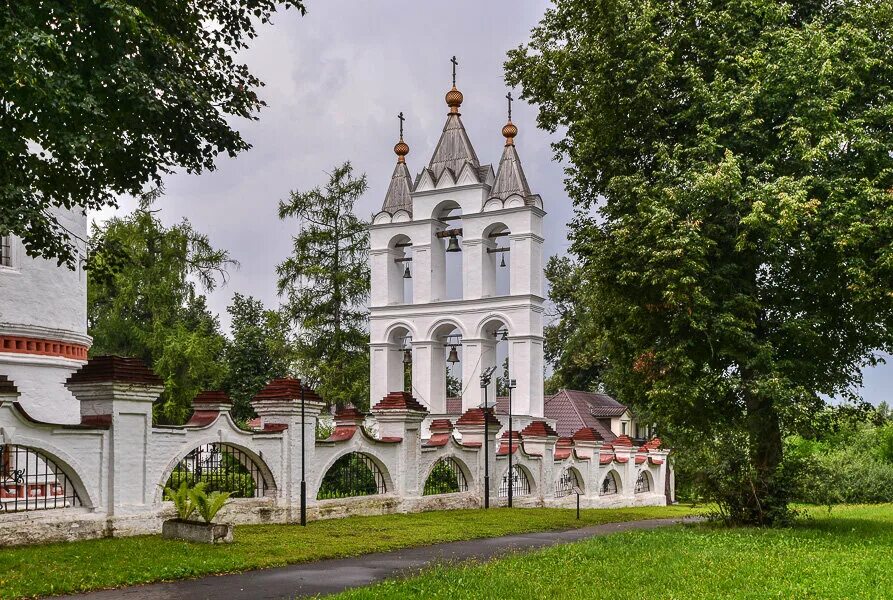 Усадьба Голицыно большие Вяземы. Преображенский храм большие Вяземы. Преображенская Церковь и звонница в усадьбе большие Вяземы. Усадьба большие Вяземы колокольня.