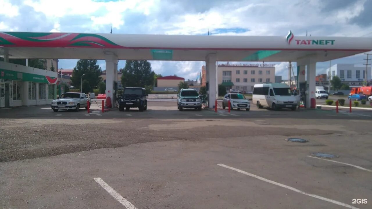 Автоматизированные азс. Камаз дакар на заправке в сызрани татнефть 2022 год 24 0 5. Заправил татнефть. Заправил татнефть. Татнефть ульяновск.