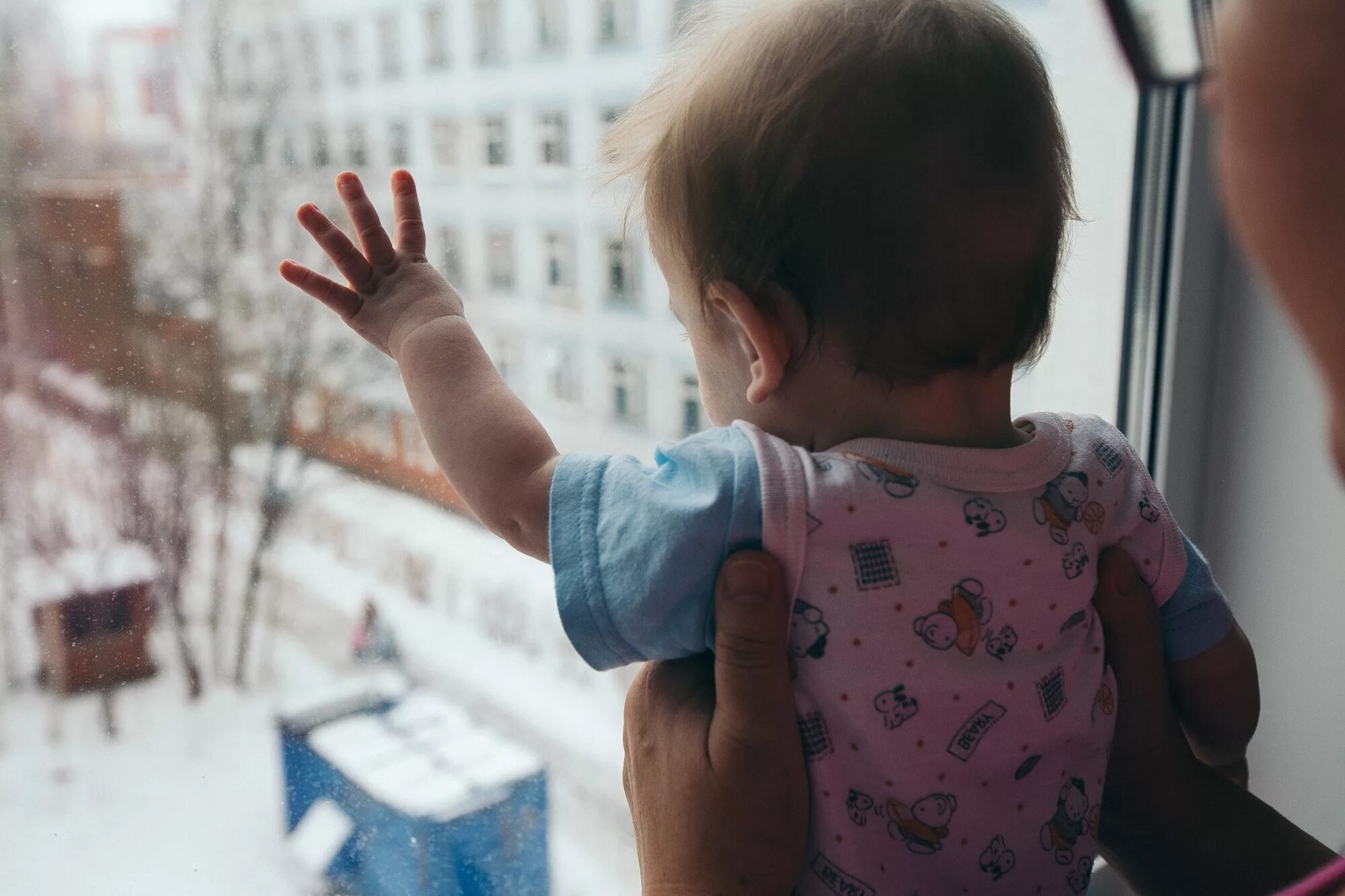 помогаем маме. помогать родителям. помощь без мам. обнимашки мамы и ребенка. мать одиночка.