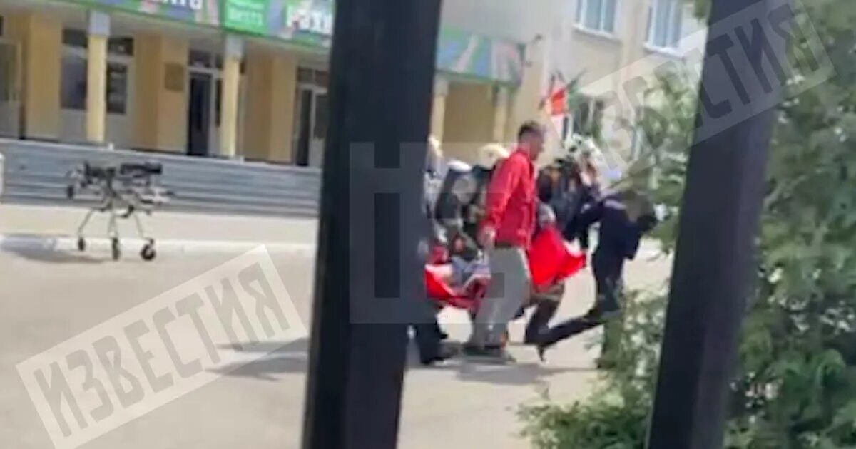 казань стрельба в школе 11 05 2021. учителя уволили из школы. 8 ми классница расстреляла. заводящие девушки 8 классницы. казанский стрелок школа 175.