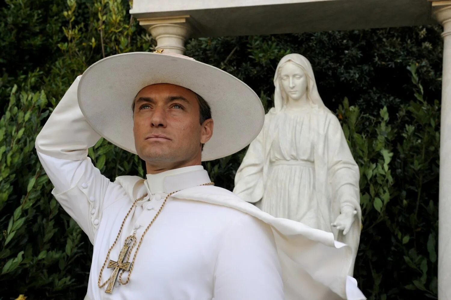 Джуд лоу молодой папа. Скотт шеперд молодой папа. Молодой папа отзывы. Молодой папа отзывы. Папа римский пий 13 джуд лоу.