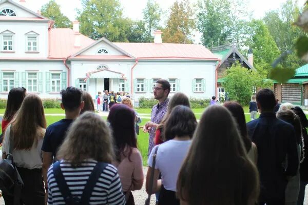 Абрамцевский художественно промышленный колледж. Абрамцевский колледж хотьково художественный. абрамцевский колледж васнецова. абрамцевский художественно-промышленный колледж им. в. м. васнецова. колледж имени васнецова абрамцевский преподаватели.