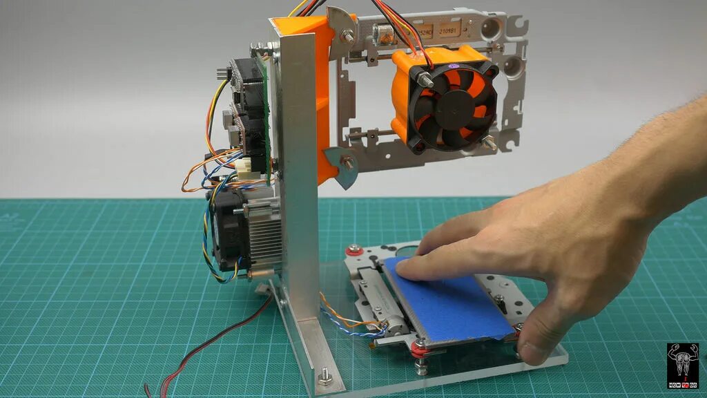 Лазерный гравер из dvd. Cnc лазер из dvd. чпу из двд привода на ардуино. cnc laser z dvd. cnc laser dvd arduino.