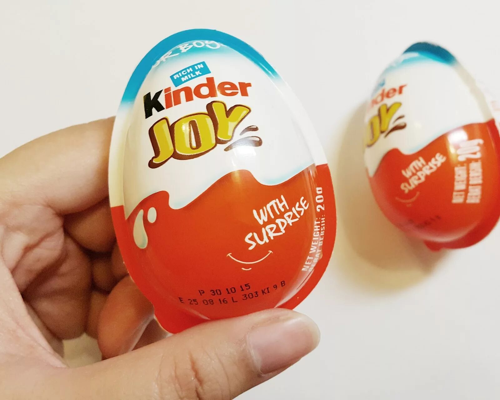 Kinder Joy kinder сюрприз. Яйцо шоколадное Киндер Джой 20г. Киндер сюрприз и Киндер Джой. Киндер Джой фото. Киндер джой купить