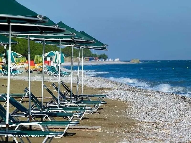 Пляж Ялиссос. Отель Санленд Родос. Matoula Beach Hotel. Оборудованный галечный пляж. Aqua beach club