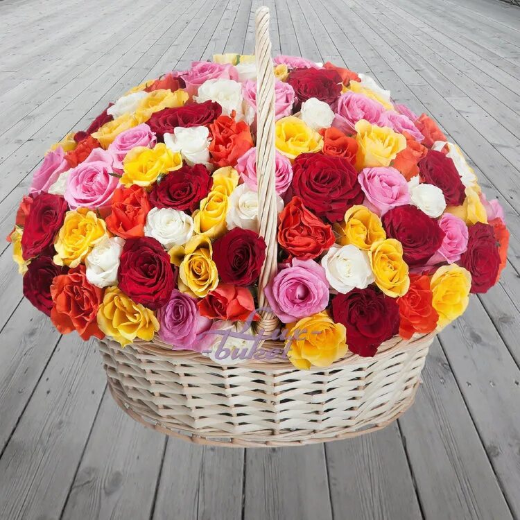 Доставка цветов роз заказать. Красивые большие букеты. Корзина с цветами. Большие корзины цветов. Букет в корзинке.