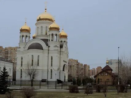 Храм российских просиявших