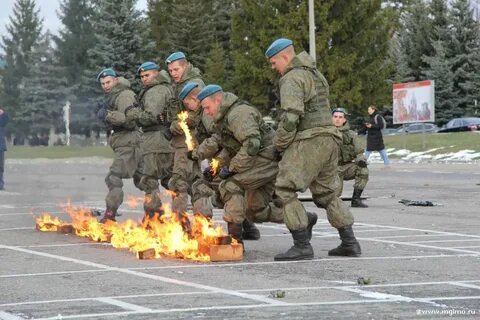 Назвать дивизию