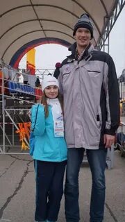 Люди ростом 220