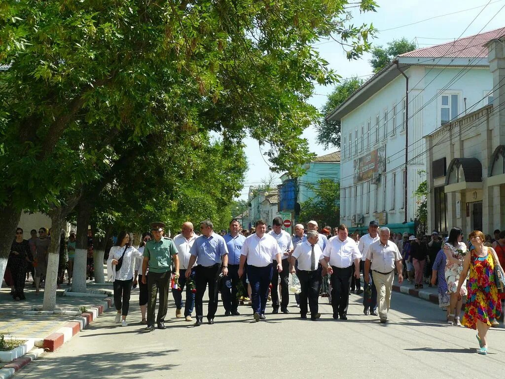 Кизляр город какой. Кизляр Дагестан. 2000 Год Кизляр. Кизляр картинками. Кизляр население.