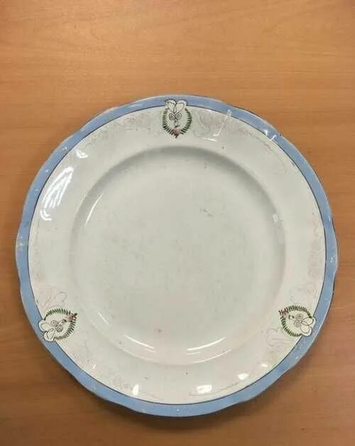 С кузнецова. Тарелка клеймо "тов. Тарелка орхидея 18см. С. Товарищество кузнецова фарфор.