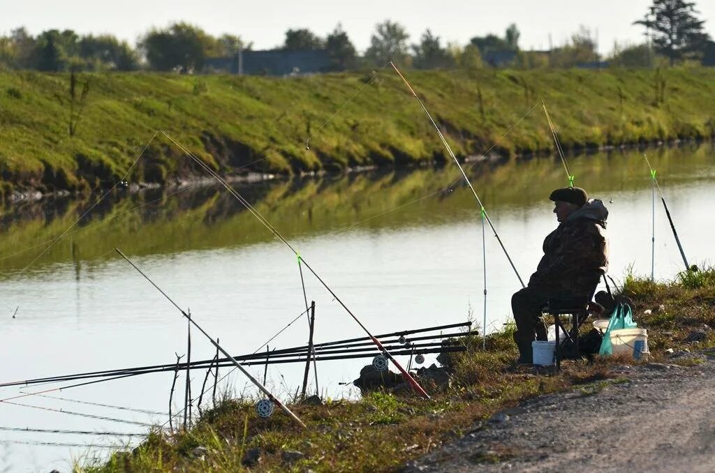 Рыбные места ловли. Озеро Давыдовка Приморский край. Рыбалка Приморский край. Рыбаки Приморский край. Рыболовный туризм.