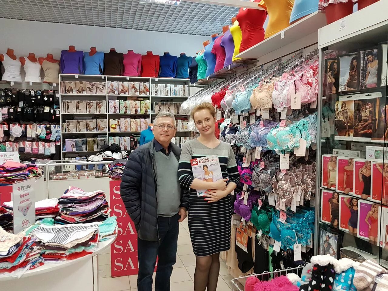 Приокский район нижний новгород. Витрина ручного инструмента. Магазин hoff в нижнем. Сувениры регионов. Где продается в нижнем новгороде.