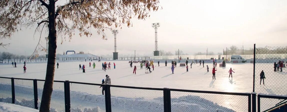 Центральный каток курган. Центральный каток Магнитогорск. Заря Ульяновск каток. Каток Центральный стадион Магнитогорск. Каток в Магнитогорске центральной каток.