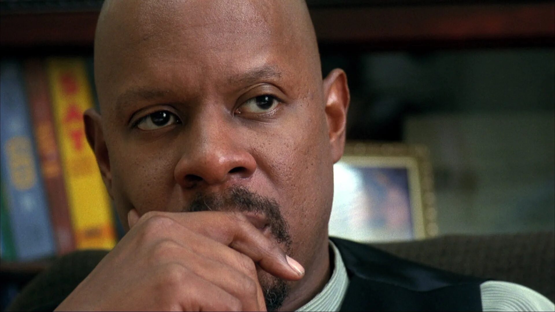 Американская история трейлер на русском. Американская история кадр фильм. Американская история трейлер на русском. Аиу сезон 1984. Американская история x фильм 1998 нортон.