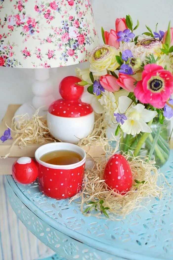 Доброе утро с пасхой. Пасхальное утро. Доброе посхал ное утро. Пасхальное утро. Красивые пасхальные натюрморты.