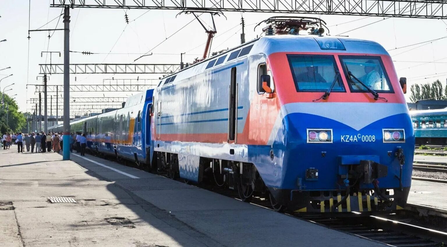 Поезд Тулпар Тальго. Казахстан Темир жолы Тальго. Поезд Talgo Казахстан. Пассажирский вагон Тулпар Тальго.