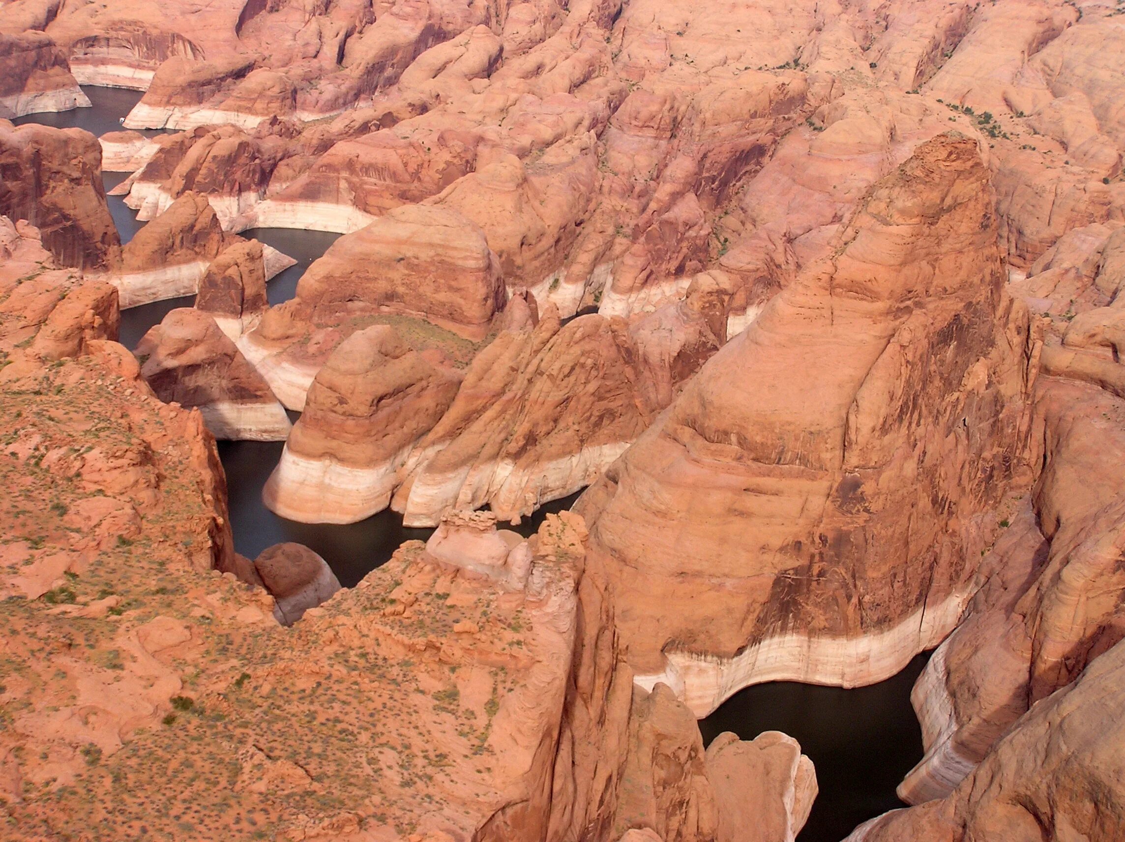 Area p. Глен каньон. Glen Canyon National Recreation area. Озеро Пауэлл Аризона. Глен каньон в Сиде.