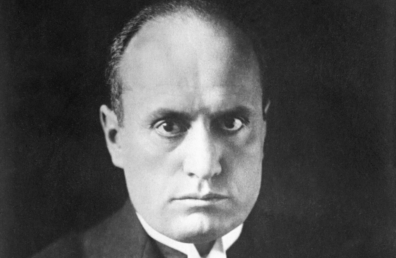 Премьер министром муссолини. Бенито муссолини. Бенито амилькаре андреа муссолини. Алессандро муссолини отец бенито. Премьер министром муссолини.