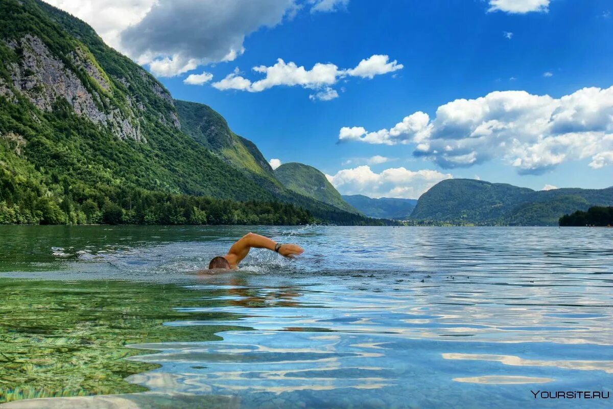 Плавание на природе. Купание в реке. Красивый озеро для плаванья. Swim in the Lake. Купания на природе