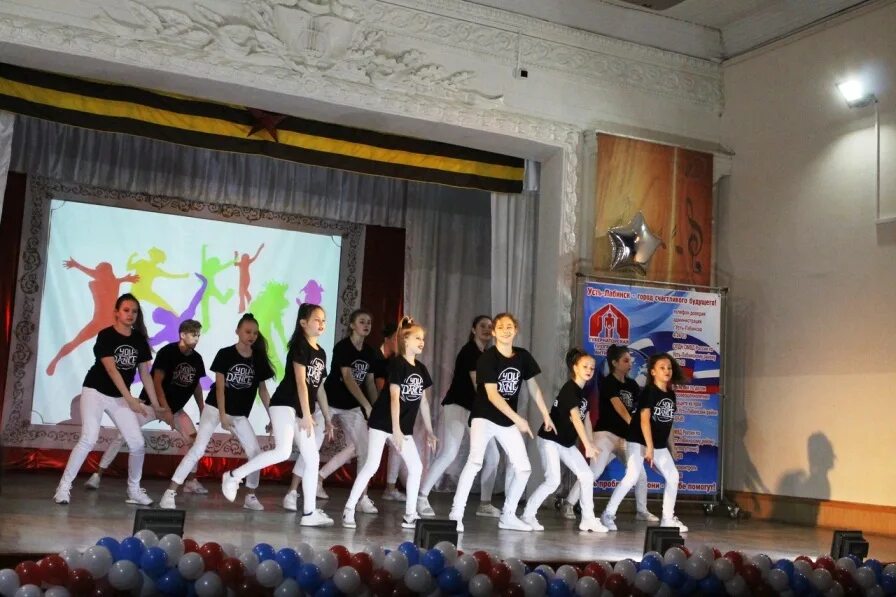 Станица владимирская школа 13. Школа 2 усть-лабинск. Школа 2 лабинск. Школа 1 усть-лабинск. Школа 6 усть-лабинск.