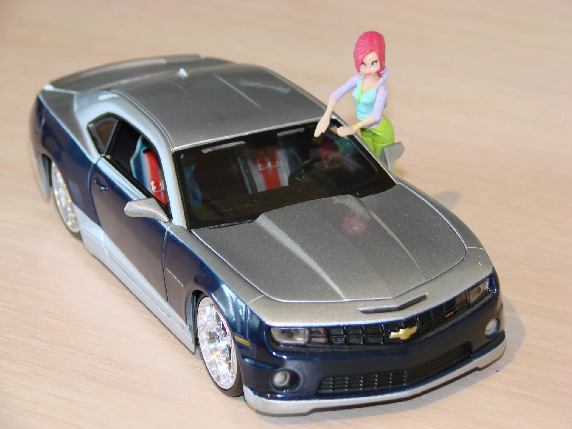 Chevrolet Camaro 1 24 maisto. Maisto 1:24 — Chevrolet Camaro 2010. Camaro 1 24. Шевроле Камаро 1 модель.