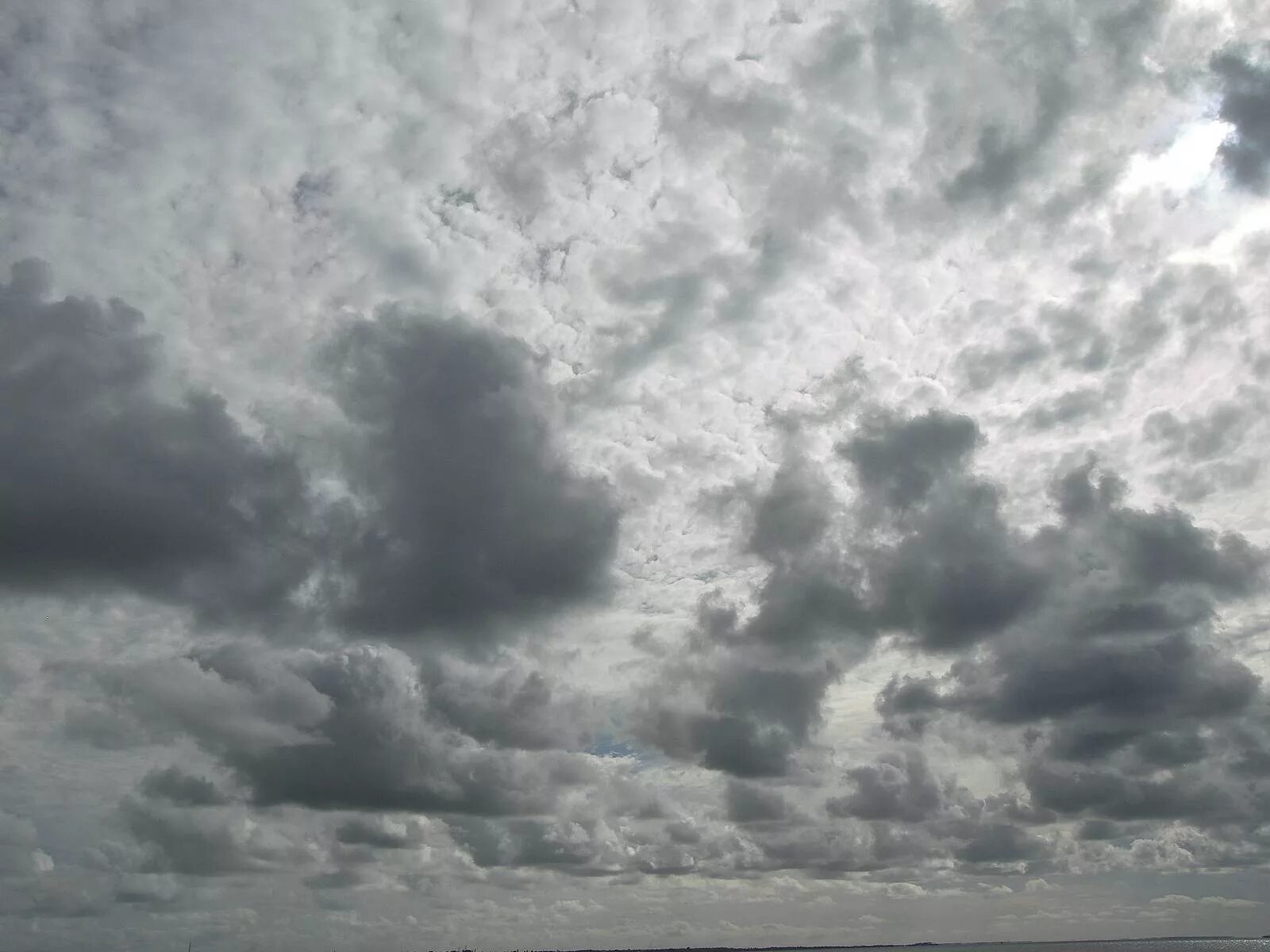 Тучи 1 час. Облако с дождем. Облака Смоленск. В Смоленске туча. Дождевое облако накрыло.