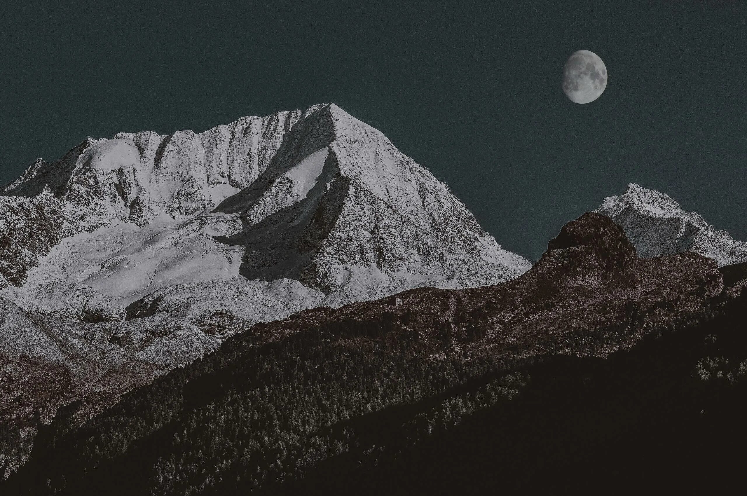 Лунные горы. Горы на Луне. Горы Эстетика. Темные горы.
