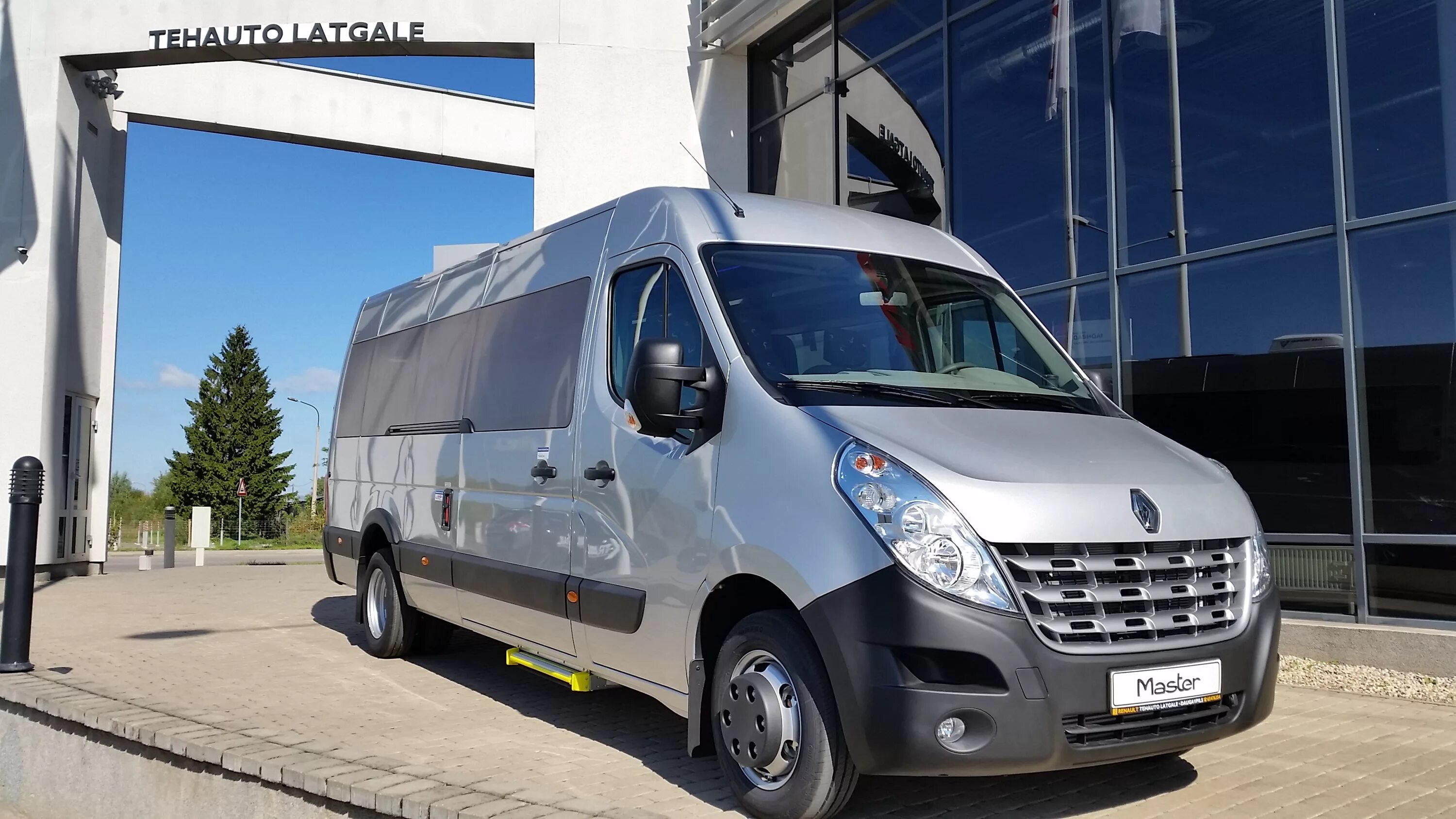 Купить рено пассажирский. Рено мастер 3 автобус. Renault Master пассажирский. Рено мастер пассажирский 2021. Рено мастер 8+1.