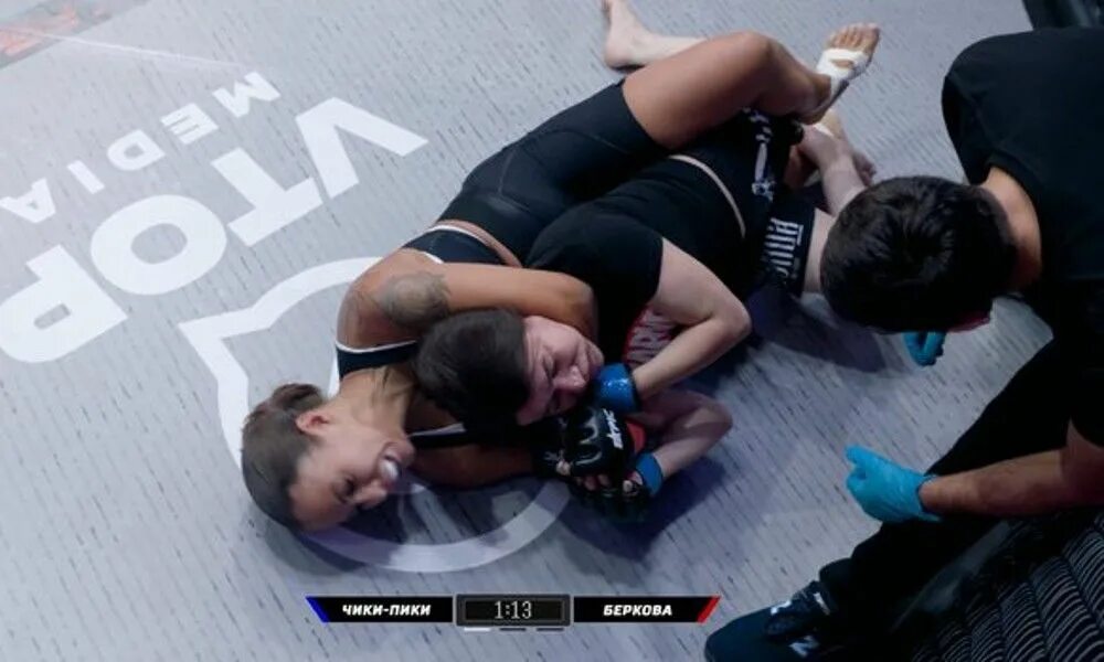 Елена беркова бой. Беркова мма. Лола тейлор против берковой. Epic fighting championship беркова. Елена беркова mma.