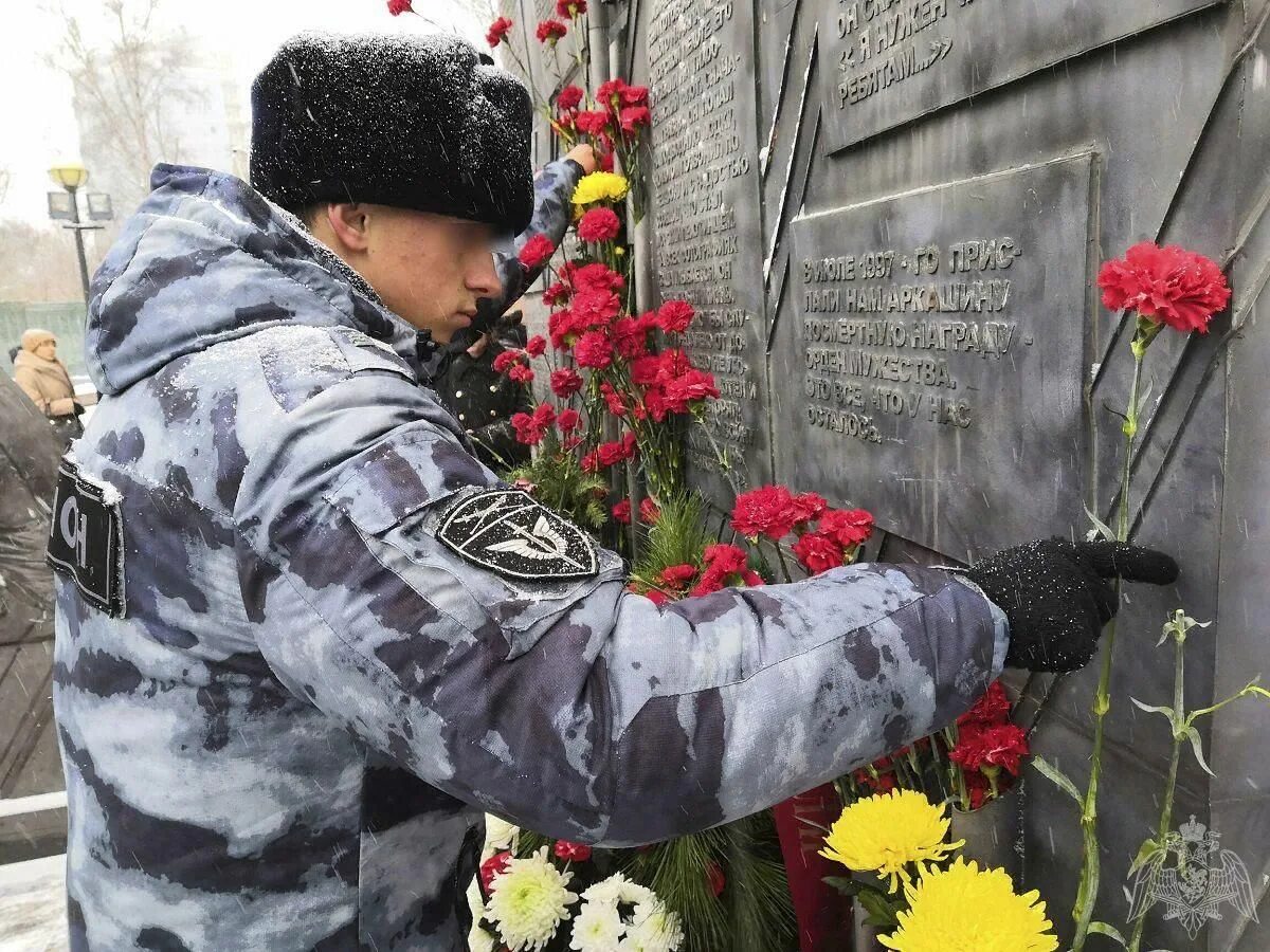 День памяти на первом