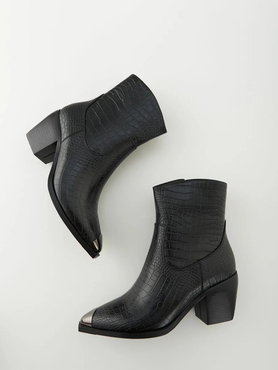 Манго казаки ботильоны. Ботильоны казаки. Казаки обувь zara. Ботильоны казаки женские. Ботильоны казаки ash.